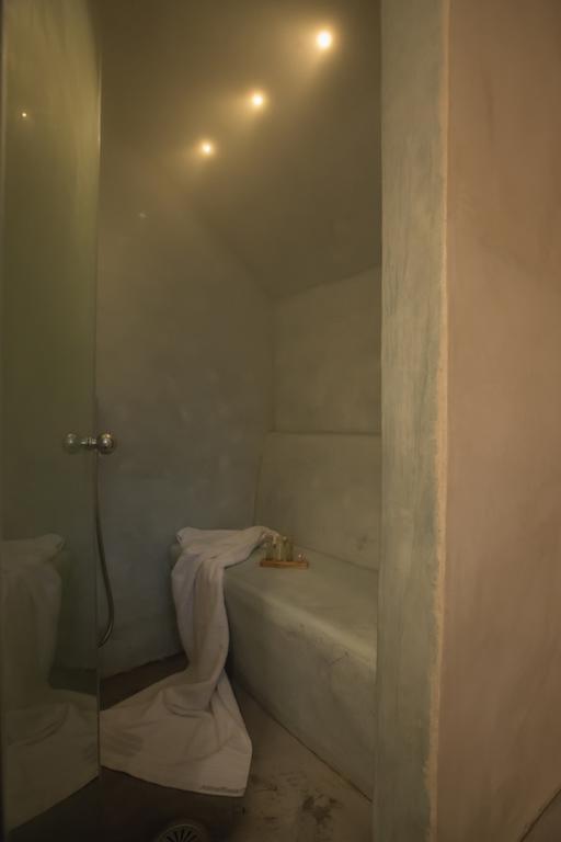 Love Nest With Hot Tub, Hammam & Outdoor Cinema Akrotiri  Exterior photo